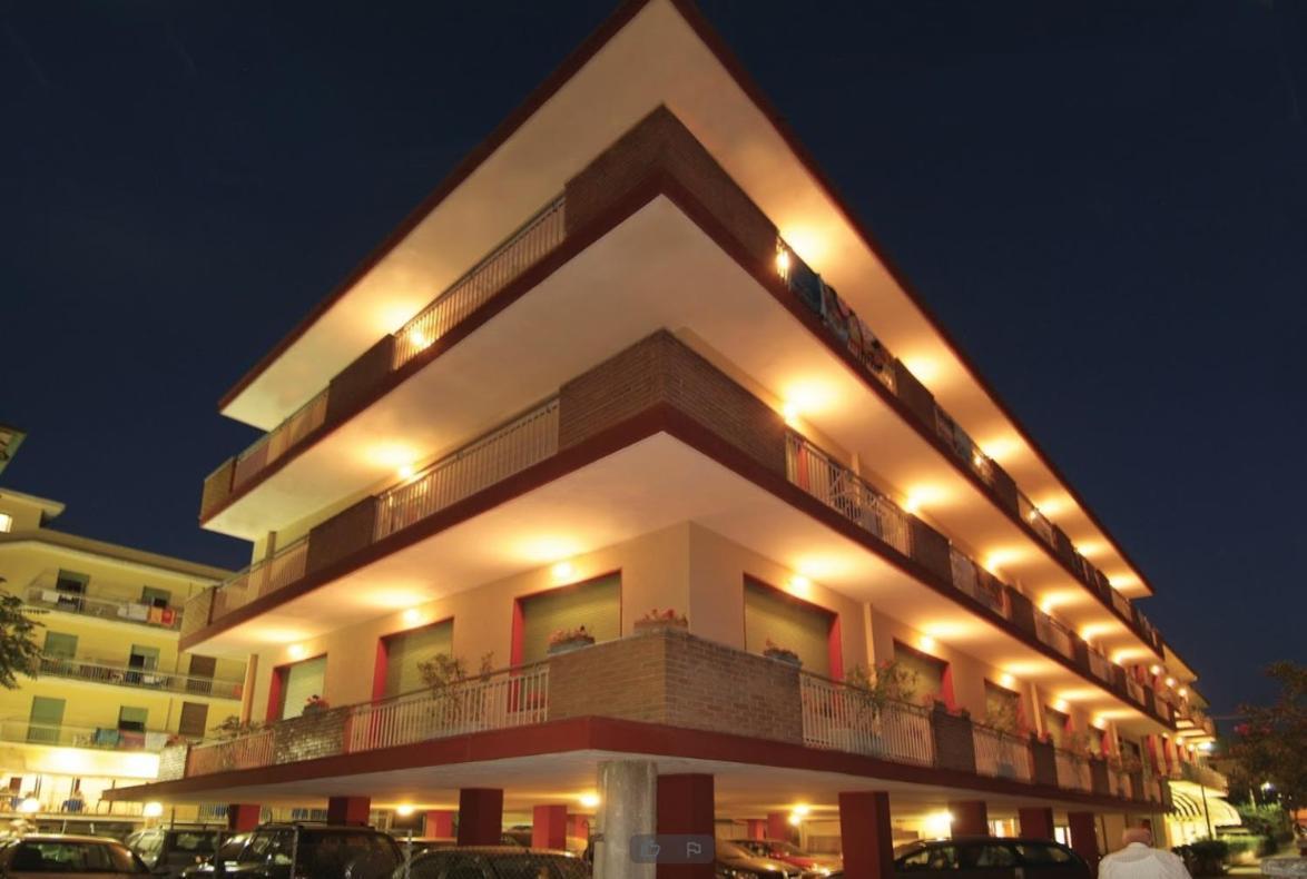 Hotel Jolanda Белариа-Игеа Марина Екстериор снимка