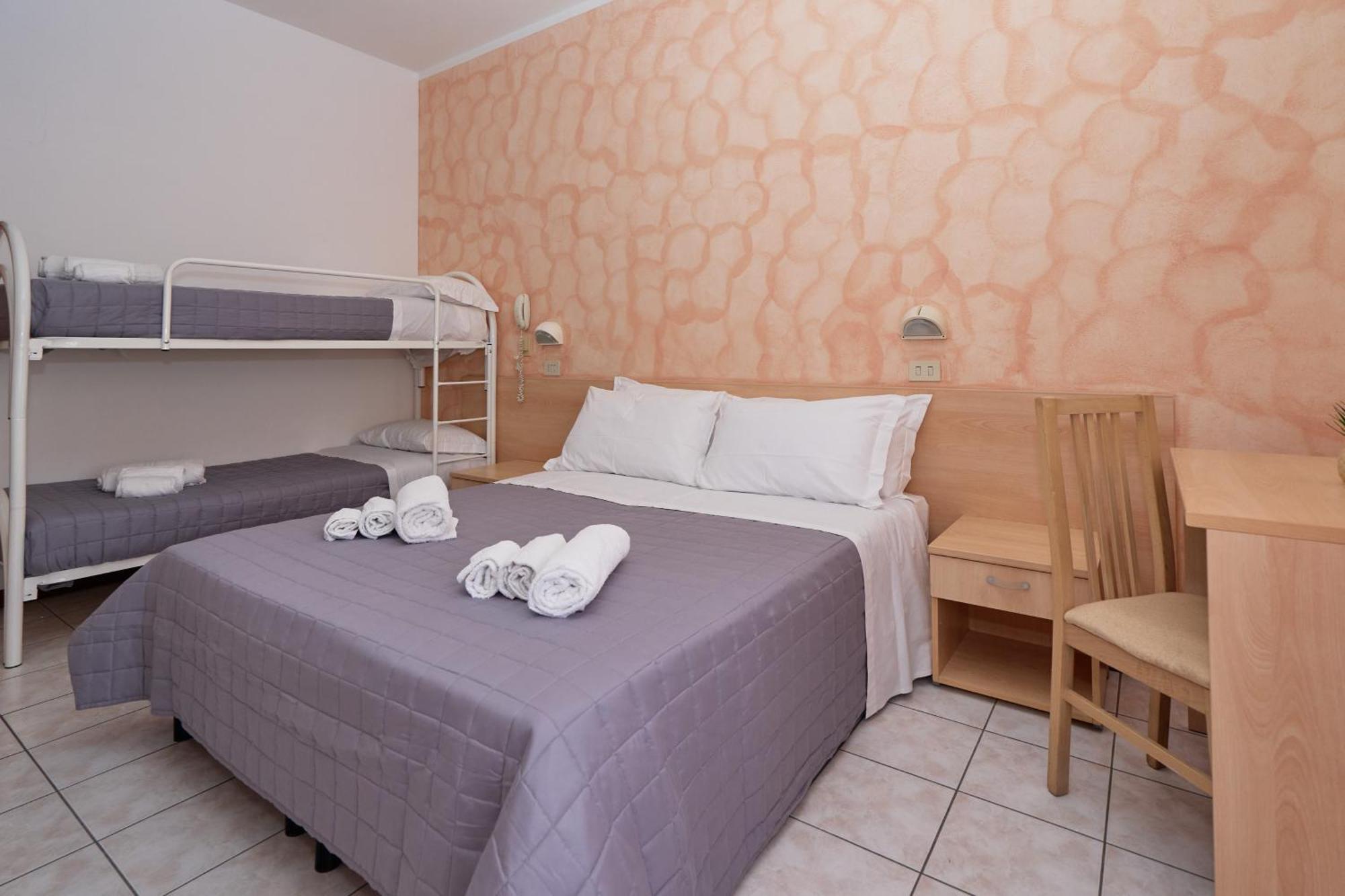 Hotel Jolanda Белариа-Игеа Марина Екстериор снимка
