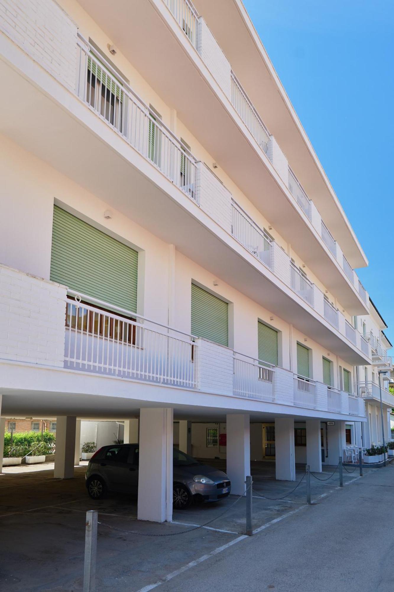 Hotel Jolanda Белариа-Игеа Марина Екстериор снимка