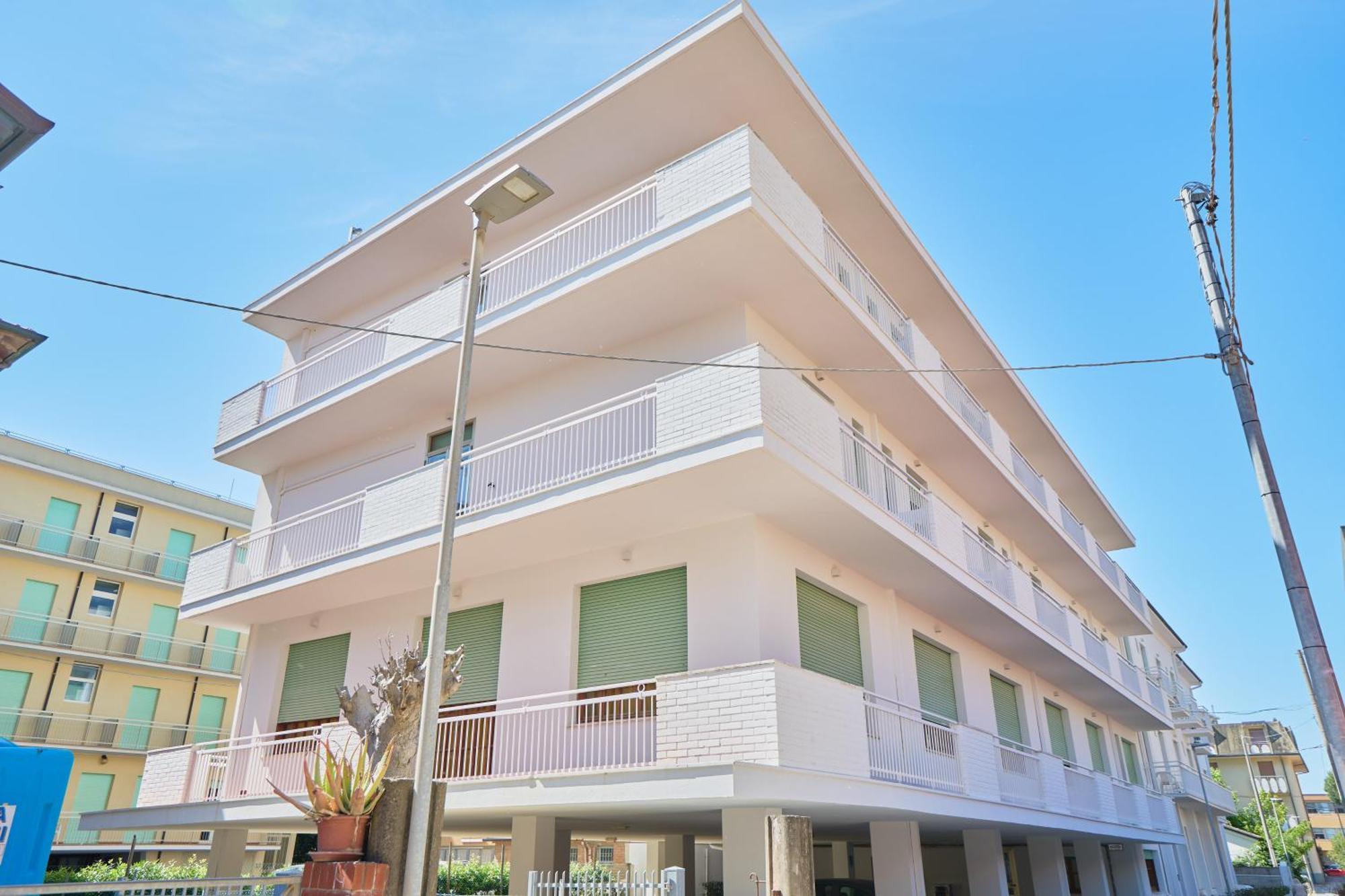Hotel Jolanda Белариа-Игеа Марина Екстериор снимка